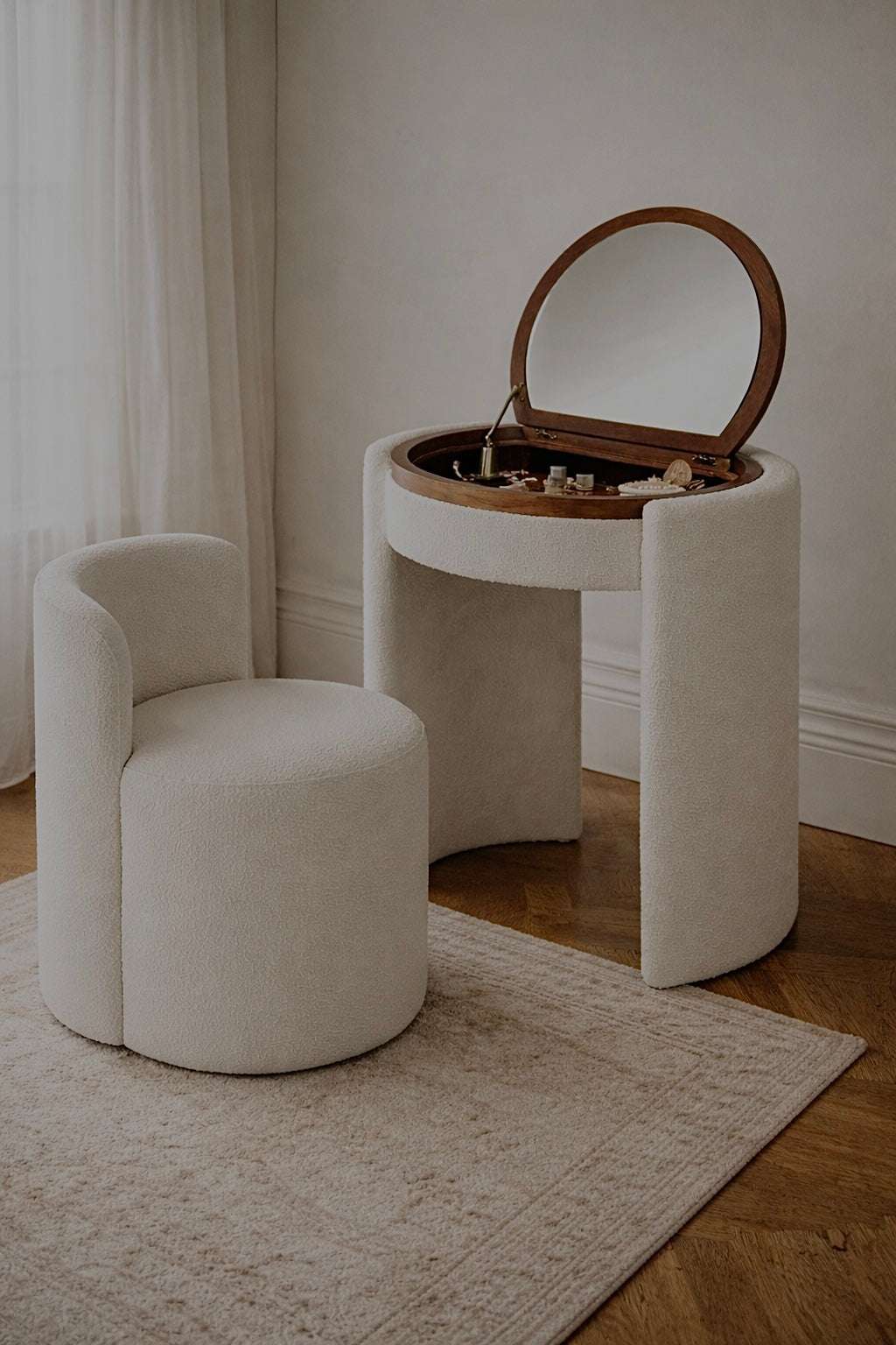 Elise Bouclé Vanity Chair met Opbergruimte & Spiegel – Luxe Ivoor Make-up Opbergstoel