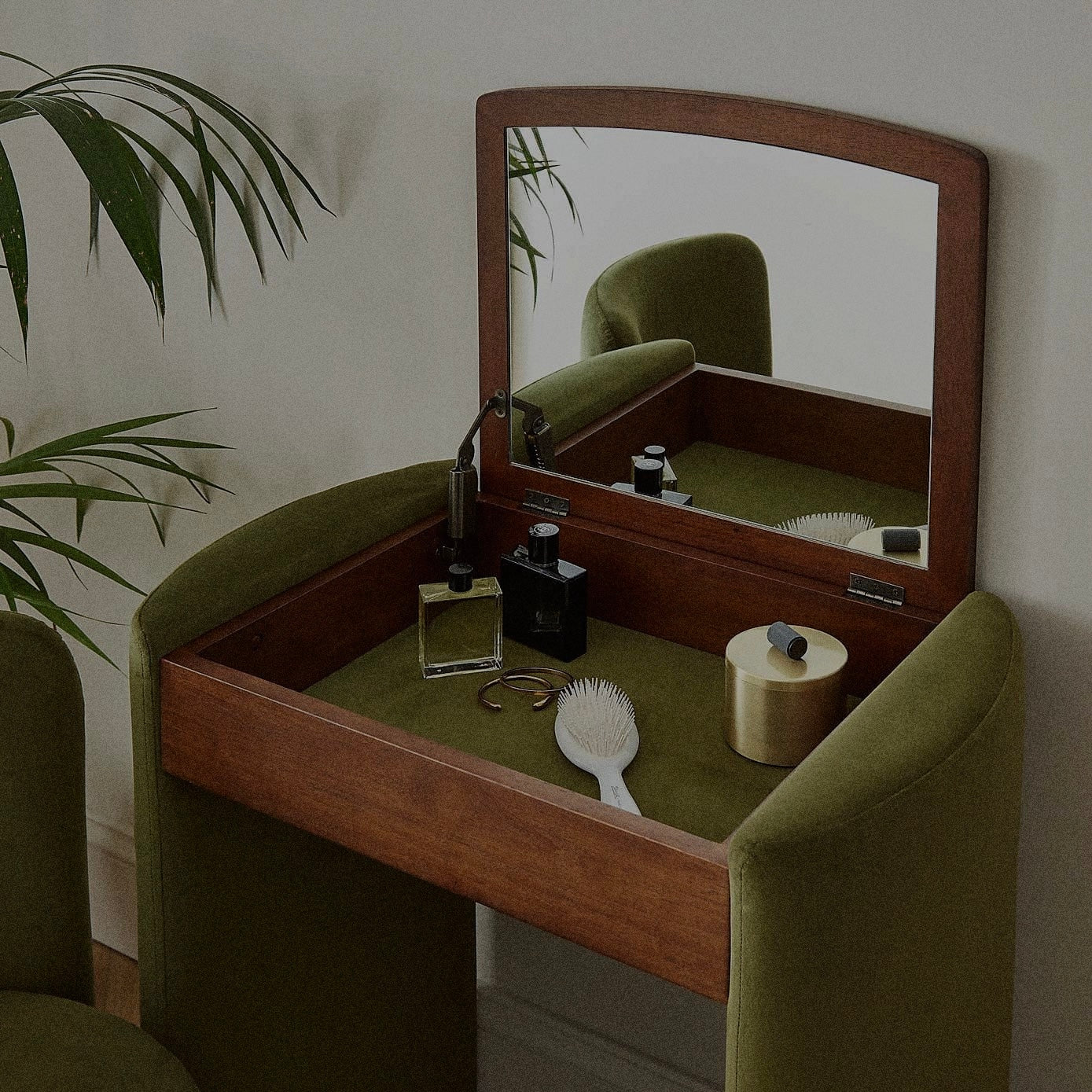 Verda Velvet Vanity Chair met Opbergruimte & Spiegel – Luxe Groene Make-up Opbergstoel